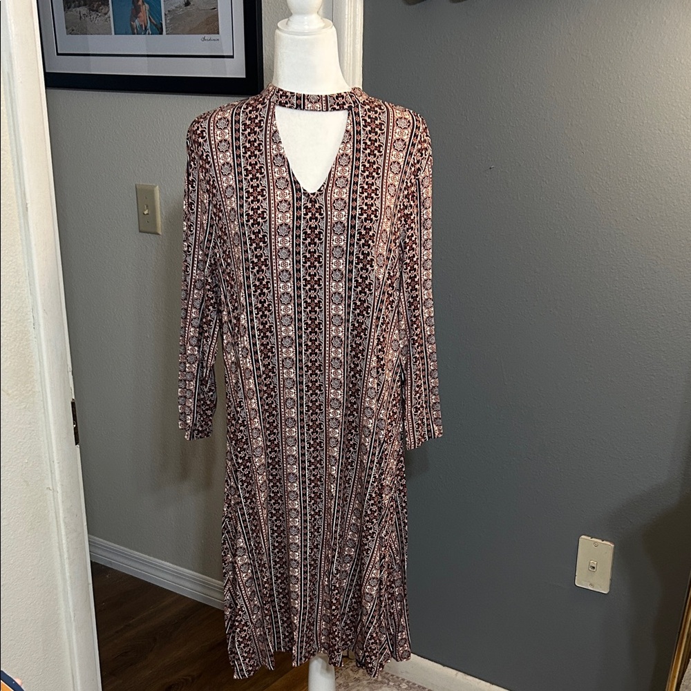 Versona Long Sleeve Dress in Black and Cream